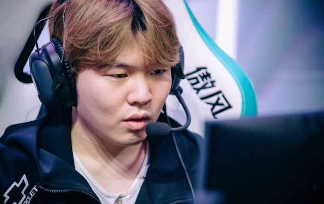 舆论中为球 舆论中为球