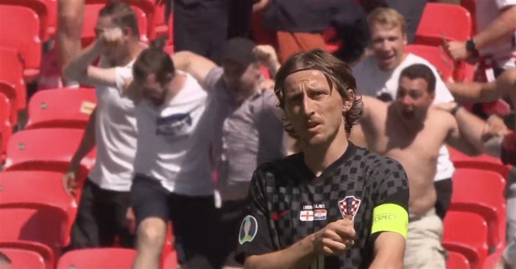 了更衣室的 了更衣室的